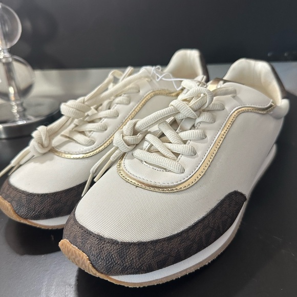 Michael Kors Shoes - 🆕Michael Kors Sneakers